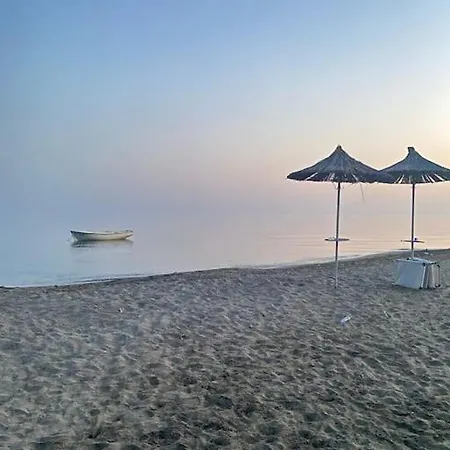 Holiday home Biku's In Rrjoll *