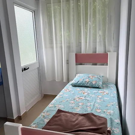 Semesterbostad Biku's In Rrjoll Baks-Rrjoll