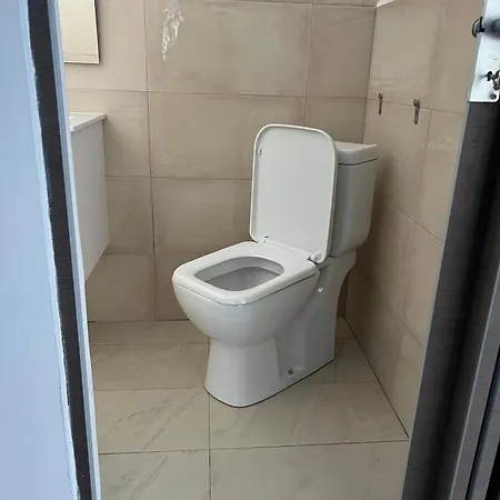 Biku's In Rrjoll Baks-Rrjoll