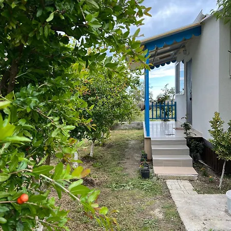 Biku's In Rrjoll Semesterbostad