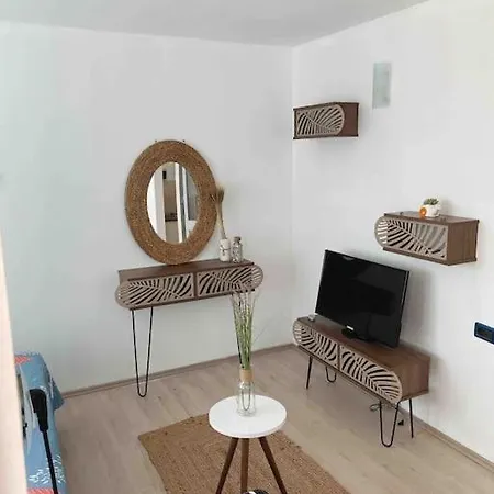Biku's In Rrjoll Ferienhaus *